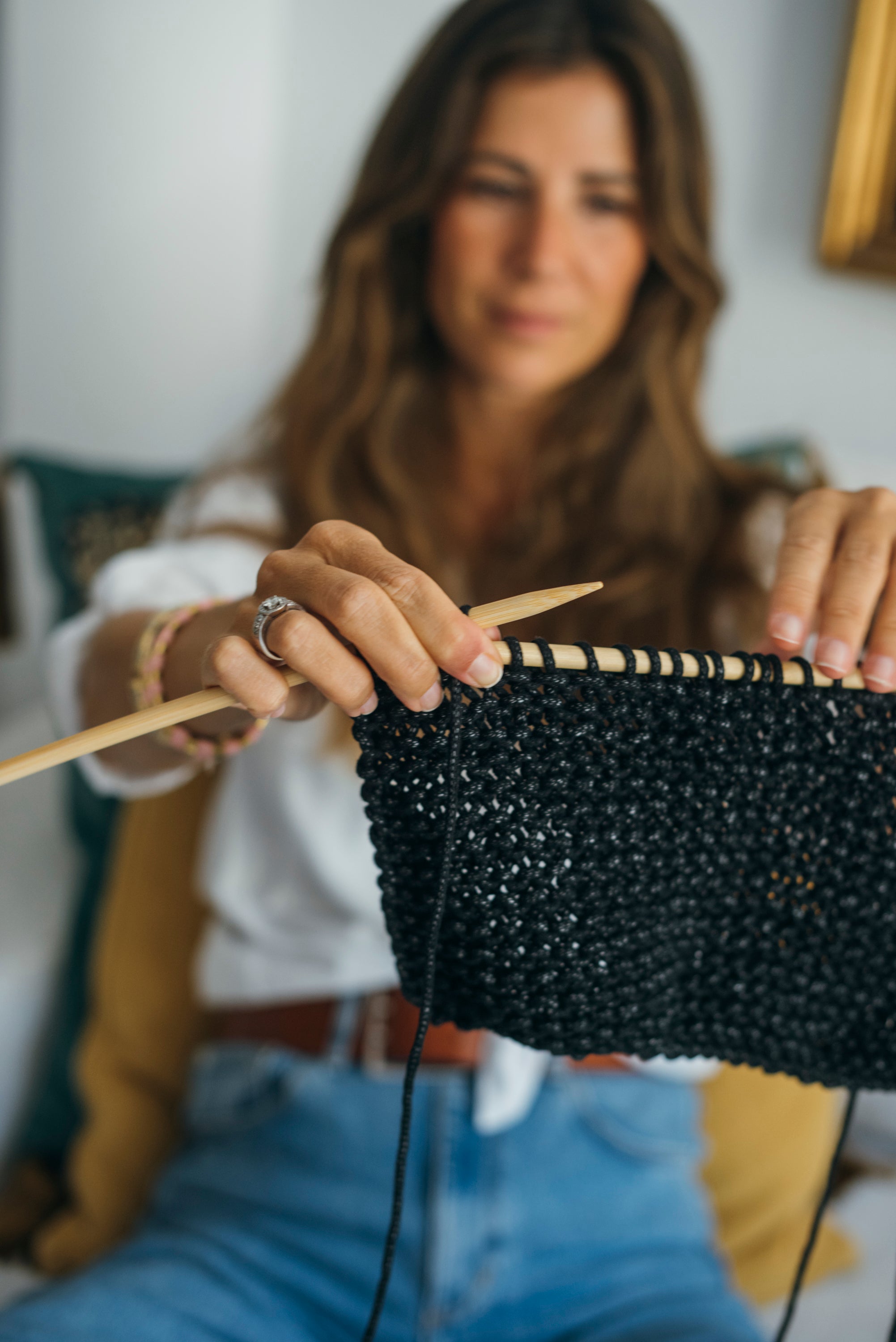 Cómo cerrar puntos cuando estás tejiendo punto a dos agujas