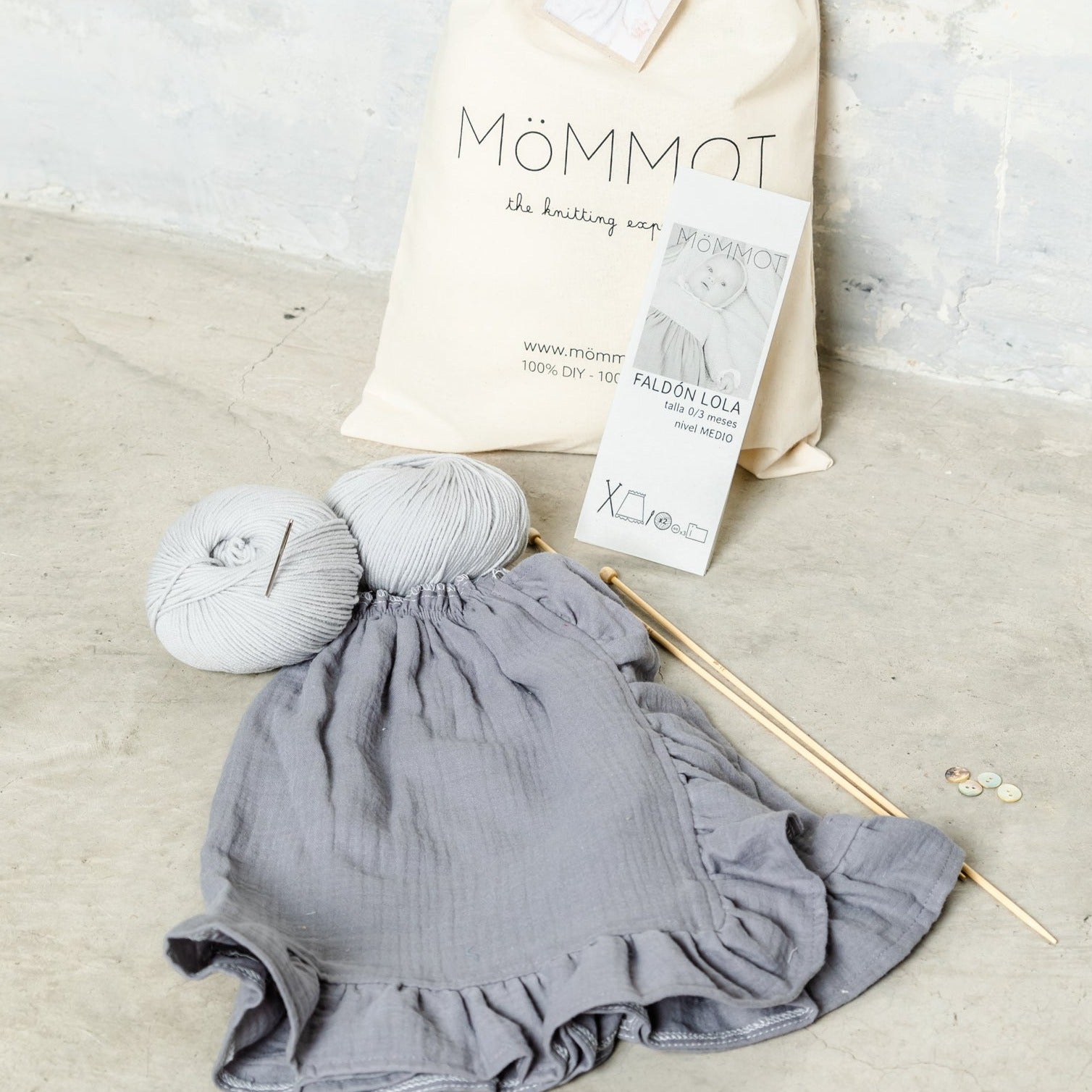 Kit-para-tejer-faldon-bebe-MöMMOT