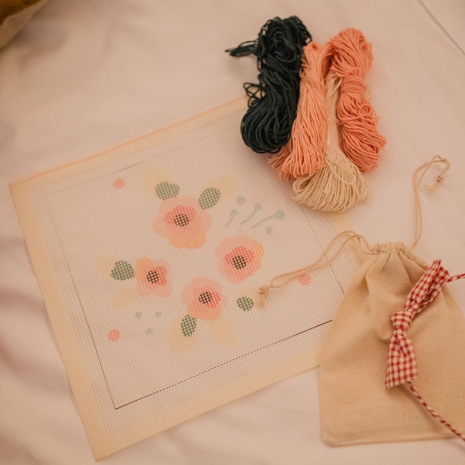 Kit Petit Point para bordar flores en algodón orgánico