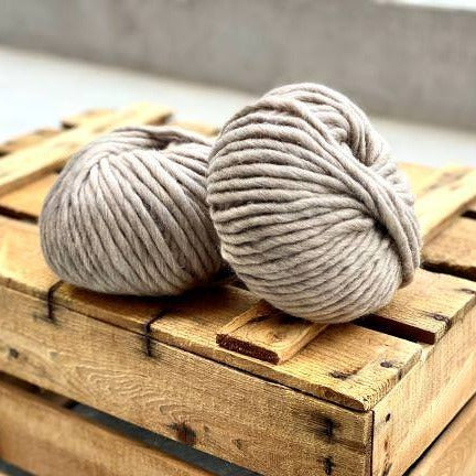 Cuello de lana gruesa color topo modelo Avoriaz - Es tiempo de lana