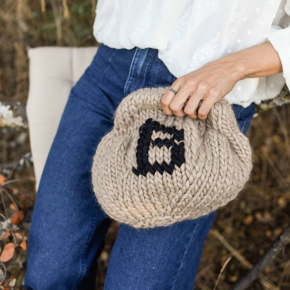 Bolso personalizable tejido a dos agujas con kit y patrón de MöMMOT