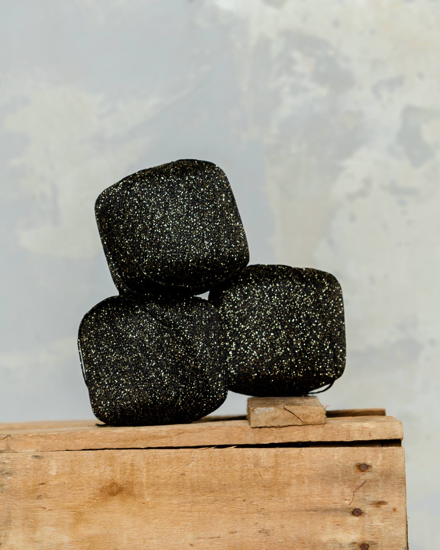 #3.5 Hilo Metalizado · Negro Glitter