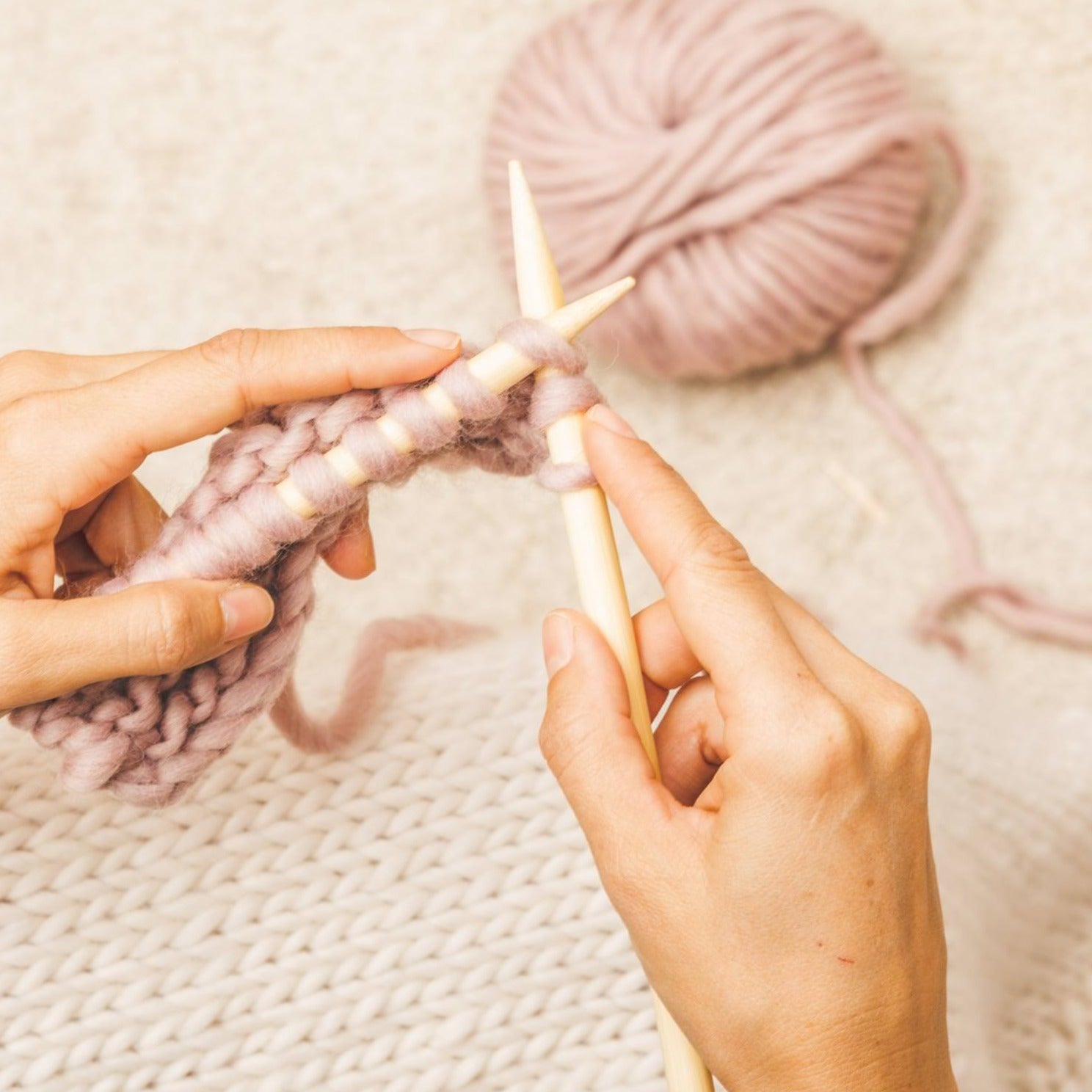 Dónde comprar lanas y agujas de tejer online