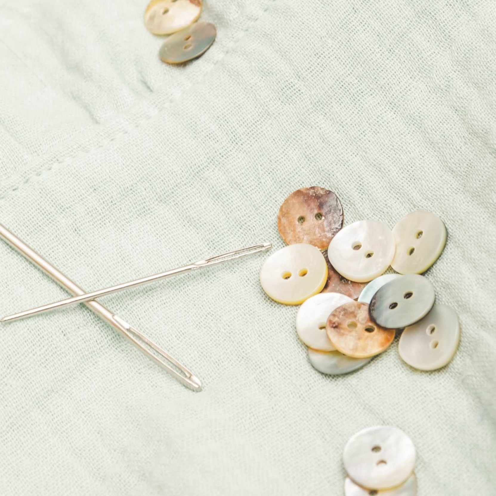 Botones de nácar disponibles en 3 tamaños en MöMMOT