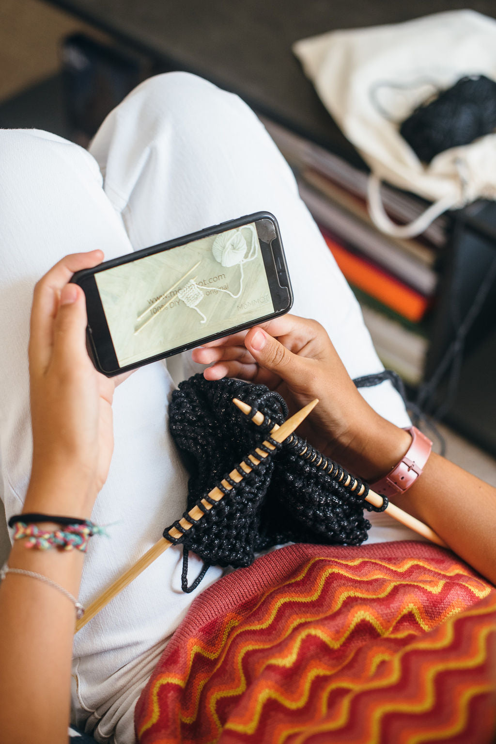 Aprende a tejer con video-tutoriales de MöMMOT