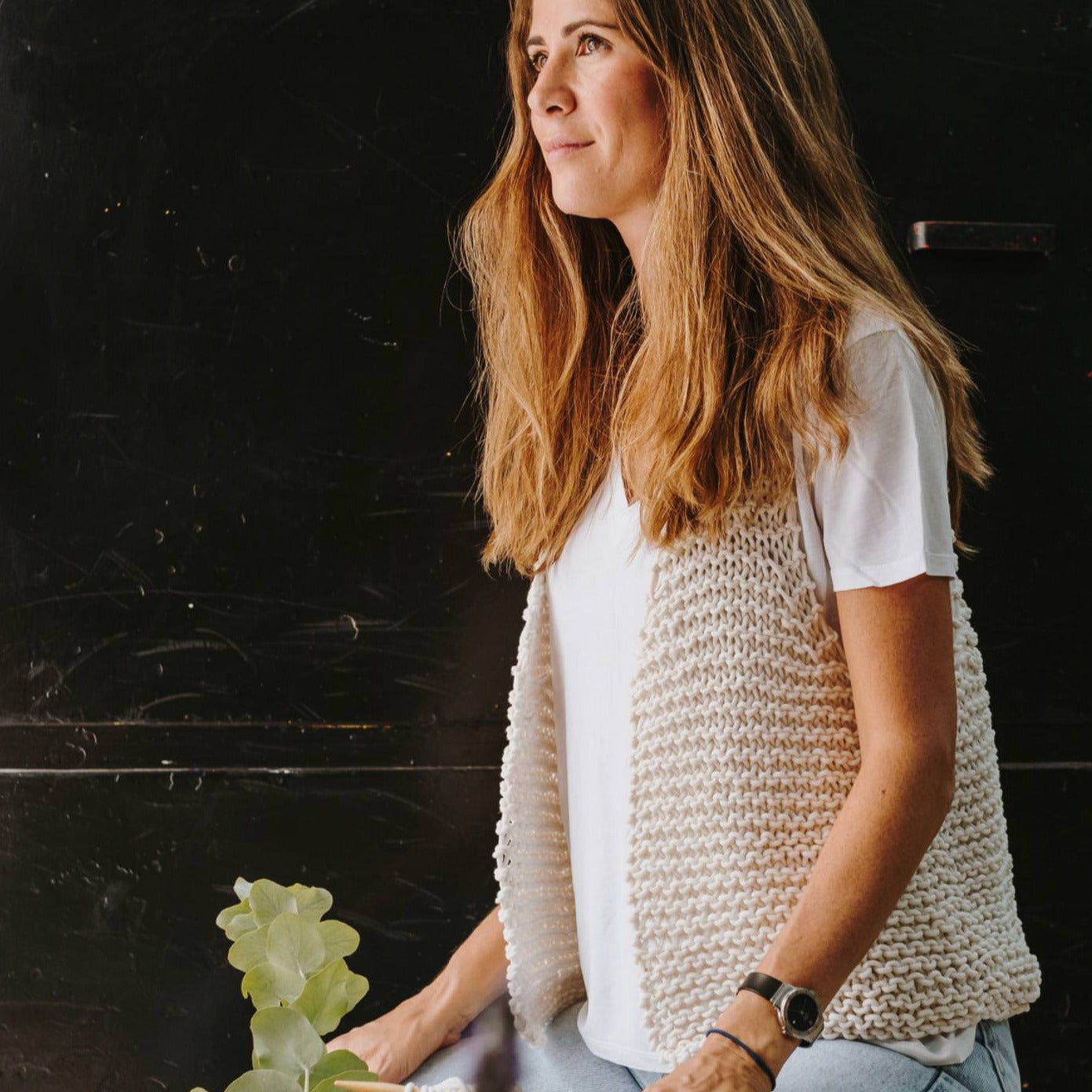 Chaleco de punto de algodón color blanco hueso de mujer y teen de MöMMOT