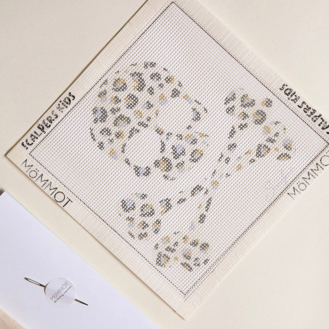 Cañamazo natural impreso de MöMMOT con calavera print de Scalpers