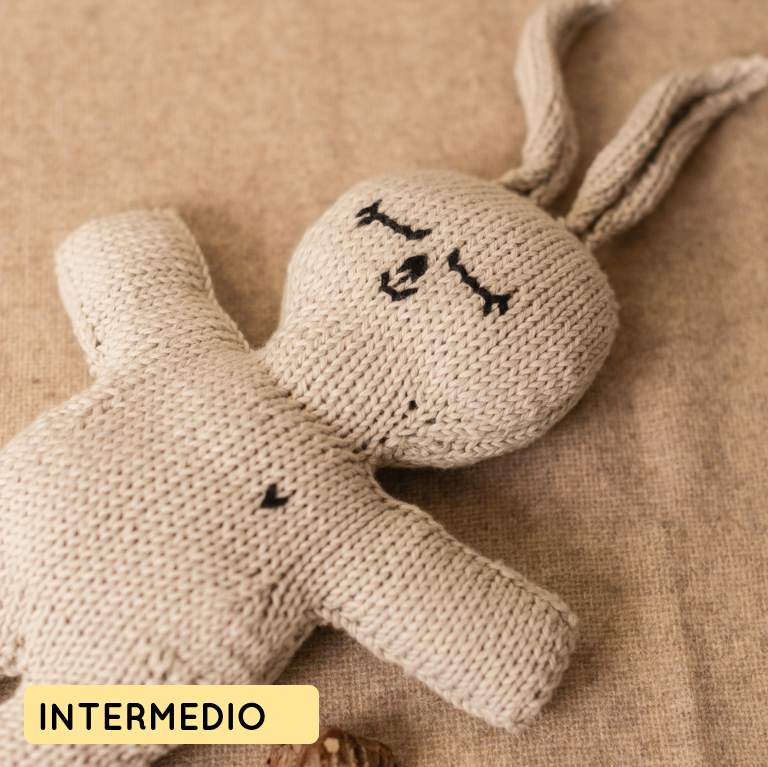 Kit para tejer muñeco conejito