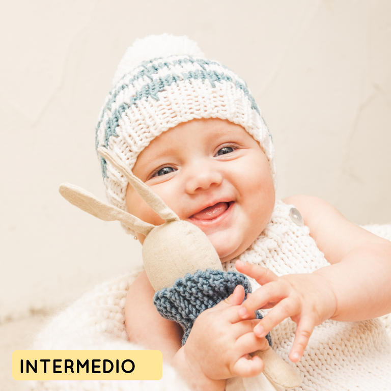 Gorro de punto con pompón de bebé