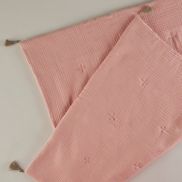 Manta acolchada de bebé en gasa de algodón rosa