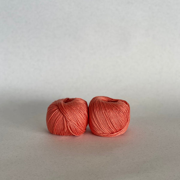 Mini-ovillos de MöMMOT de algodón orgánico detox color coral para croché