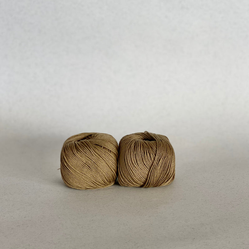 Mini ovillos de croché de algodón orgánico marrón de MöMMOT